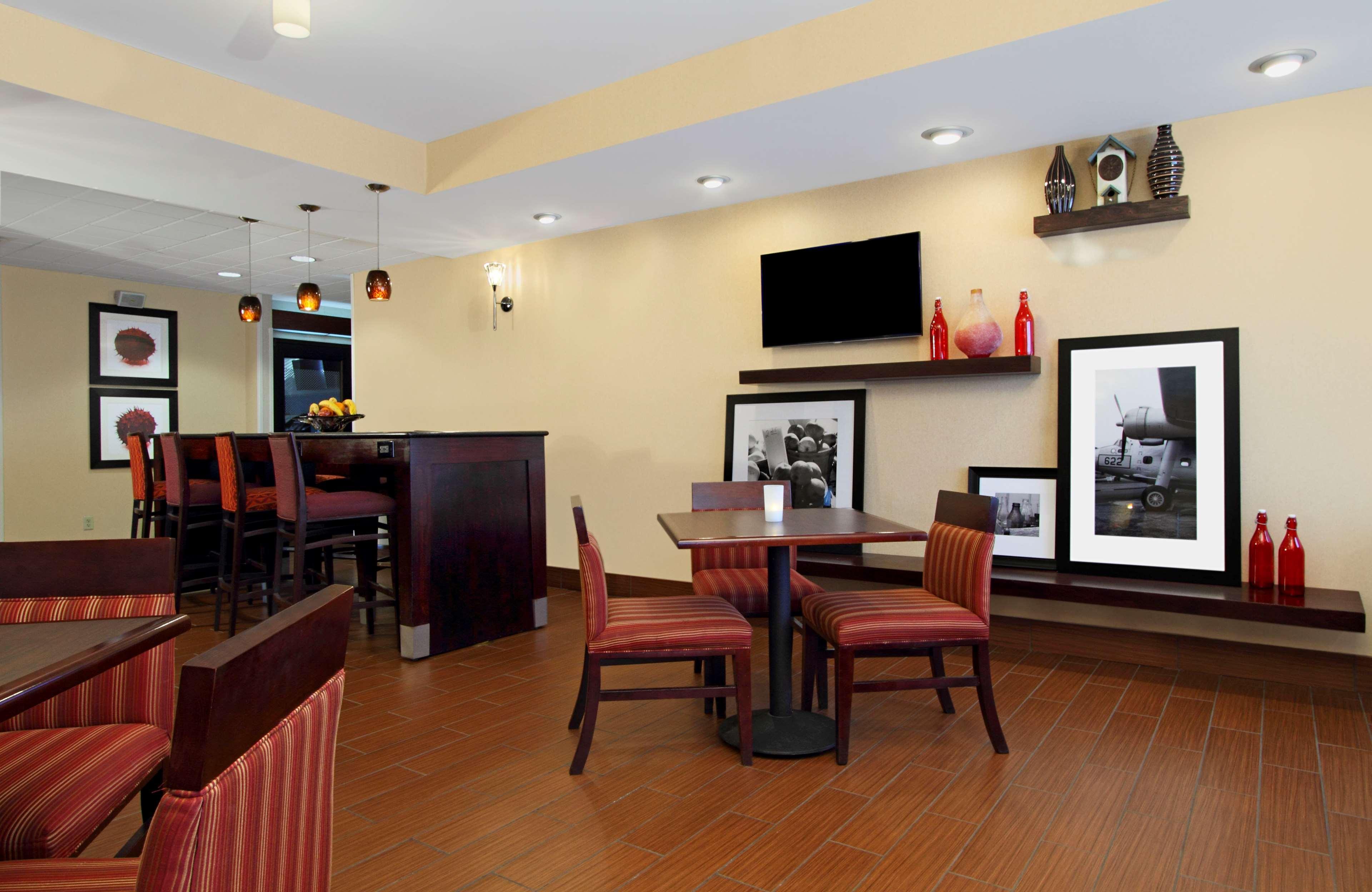 Hampton Inn Columbus-International Airport Gahanna Екстериор снимка