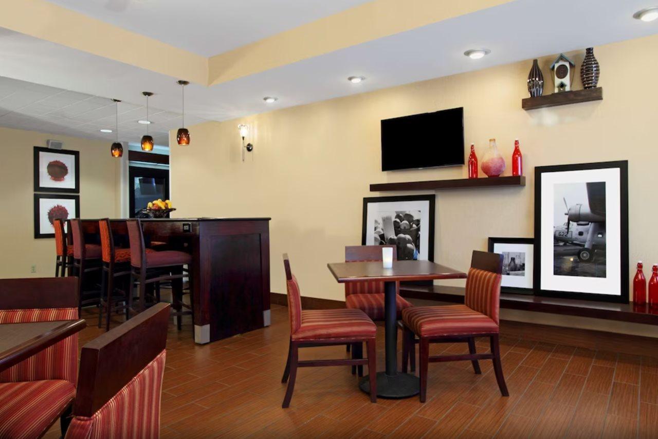 Hampton Inn Columbus-International Airport Gahanna Екстериор снимка